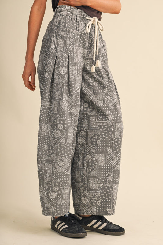 Bandana Print Pleated Barrel Pants